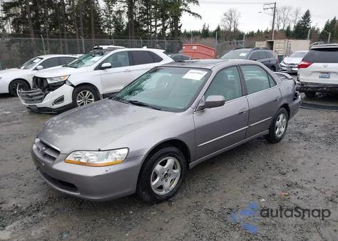 2000 Honda Accord 3.0 Ex z USA, uszkodzony, nr VIN 1HGCG1650YA068467